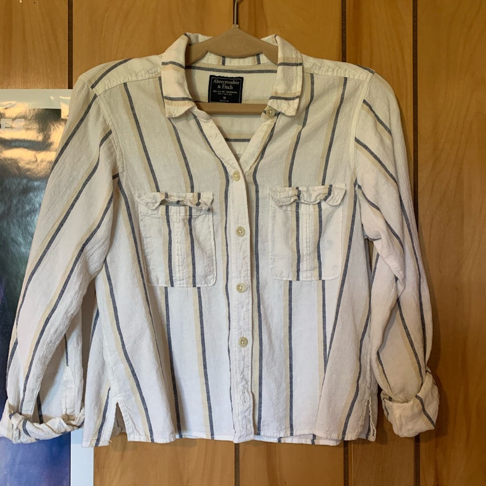 Abercrombie and Fitch Cropped button up